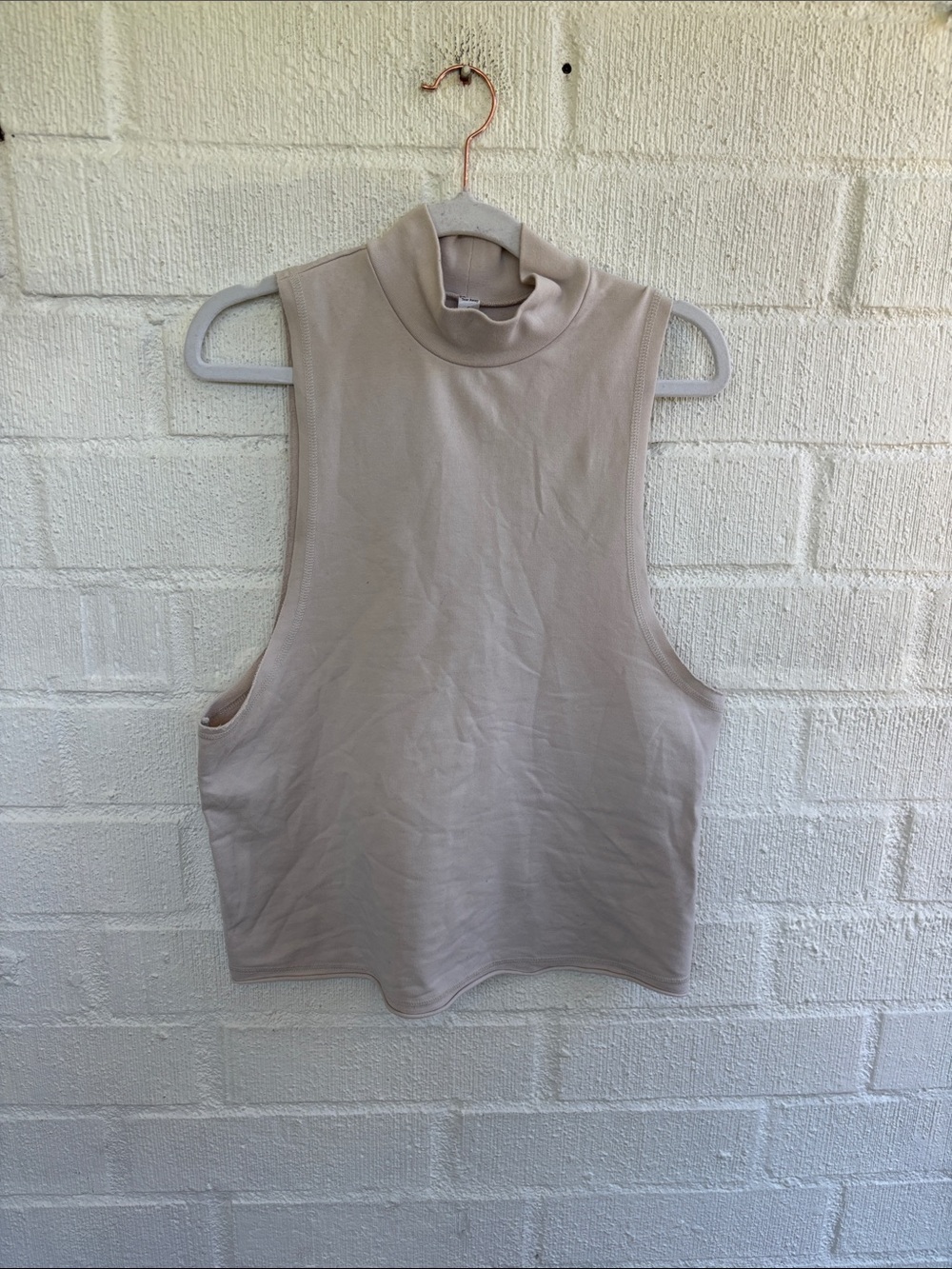 ALO Yoga Sleeveless Mock Neck Tank in Light Taupe sz M - Picture 1 of 6